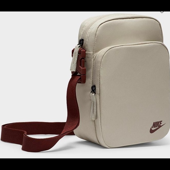 Nike Heritage Sports Crossbody Bag - Picture 4 of 5